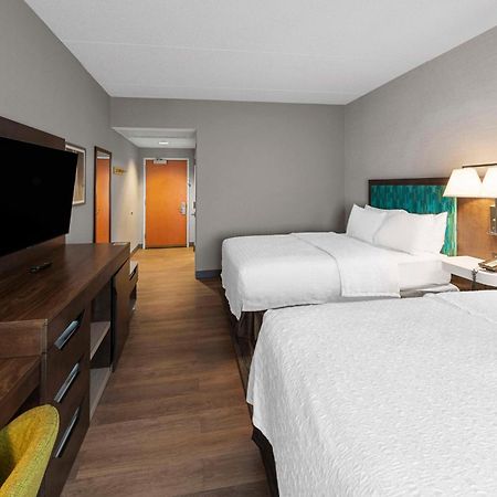 Hampton Inn Нанует Екстериор снимка