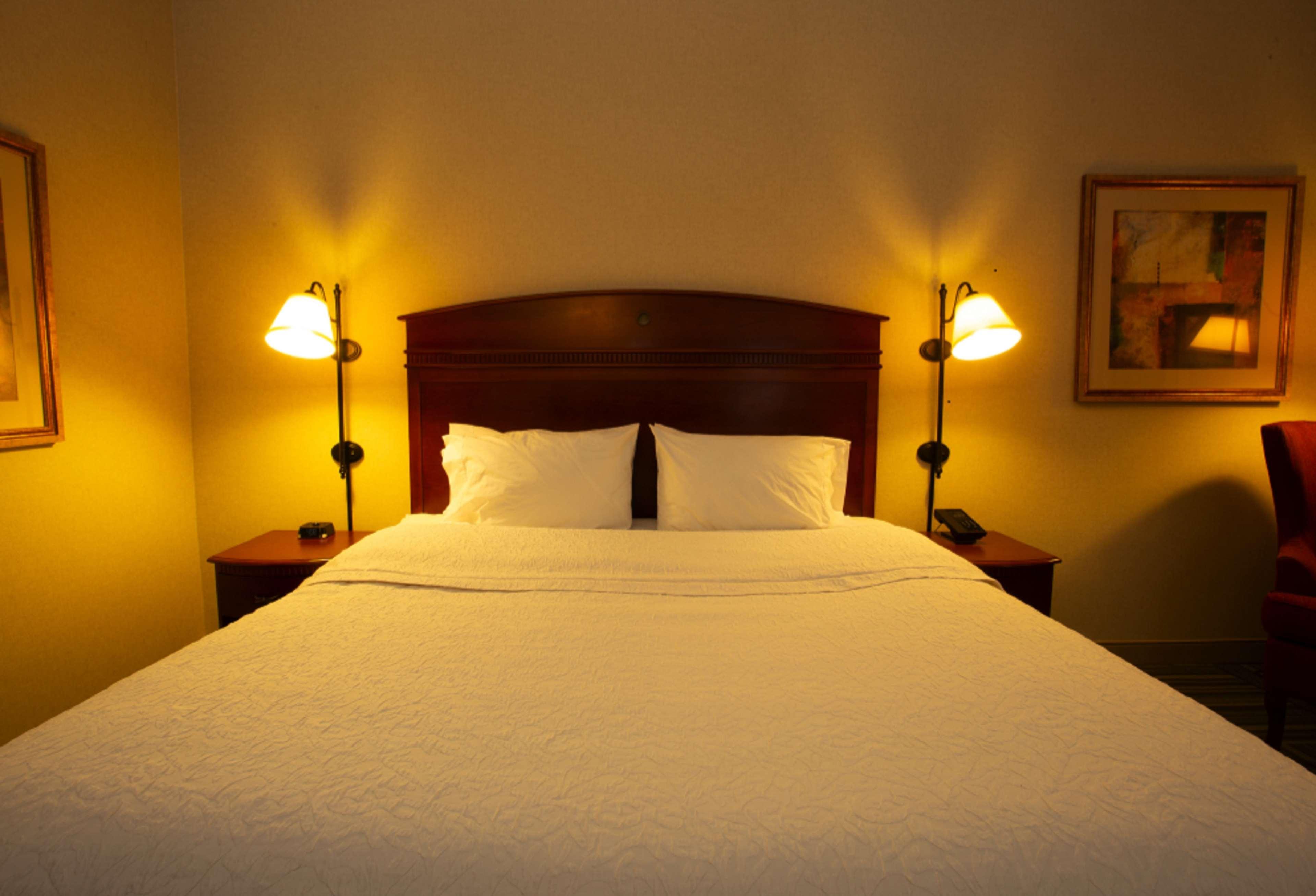 Hampton Inn Нанует Екстериор снимка
