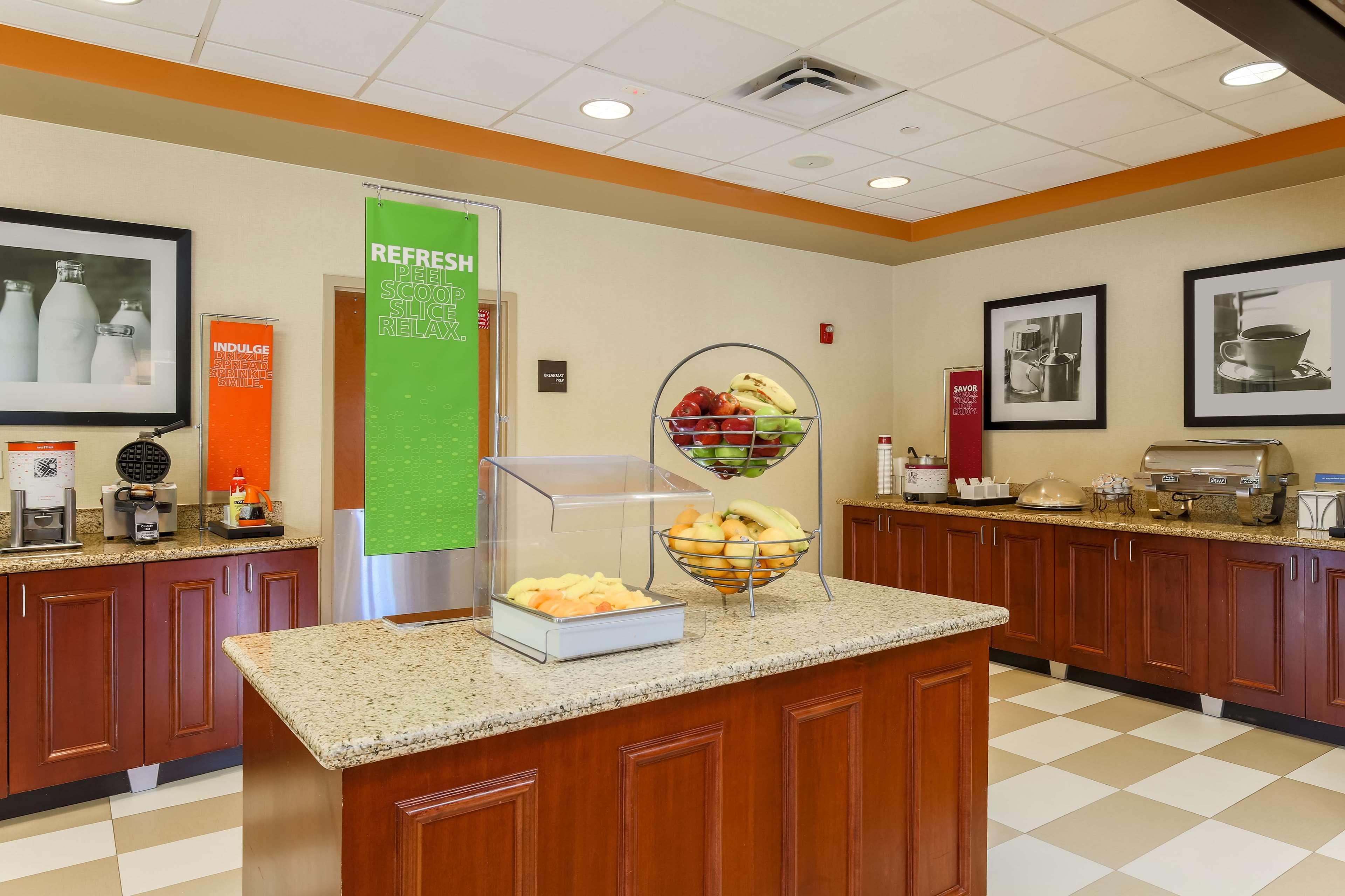 Hampton Inn Нанует Екстериор снимка