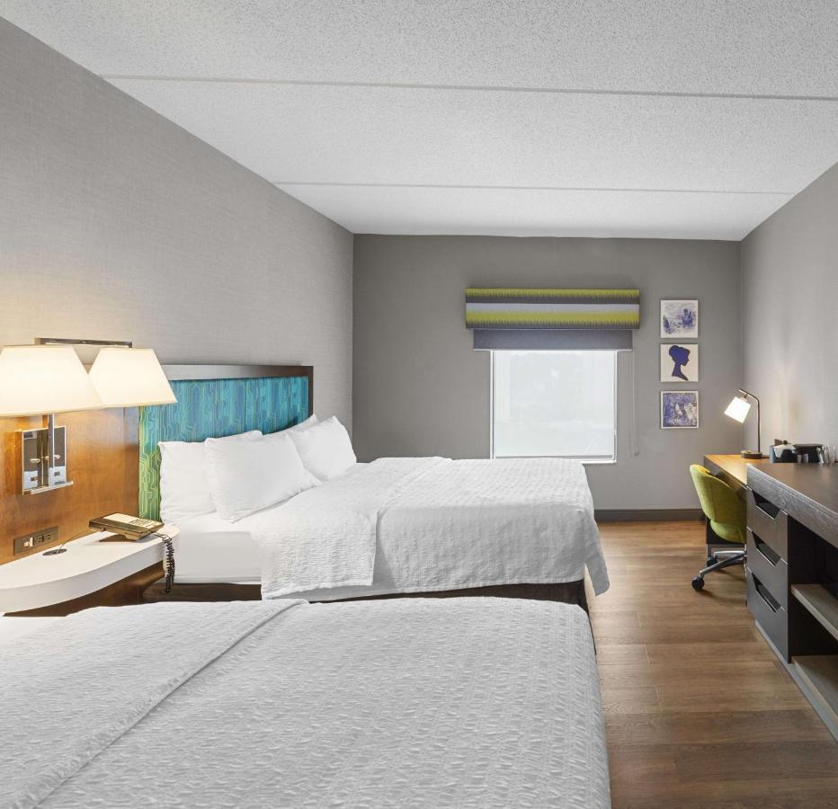 Hampton Inn Нанует Екстериор снимка