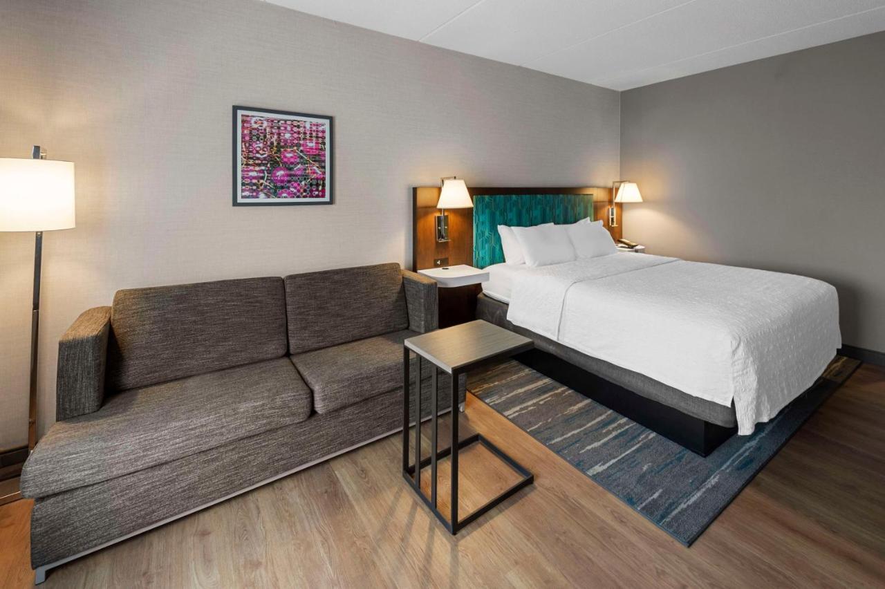 Hampton Inn Нанует Екстериор снимка