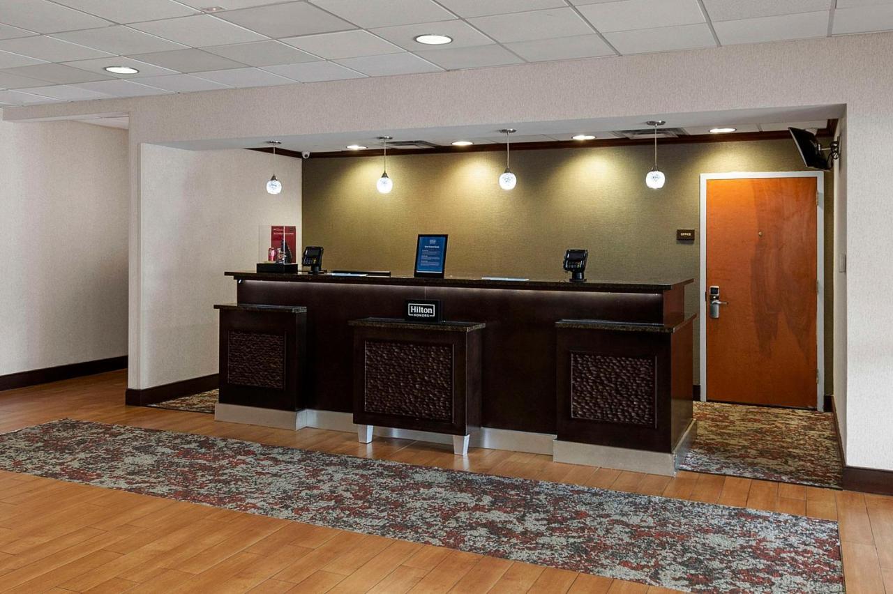 Hampton Inn Нанует Екстериор снимка