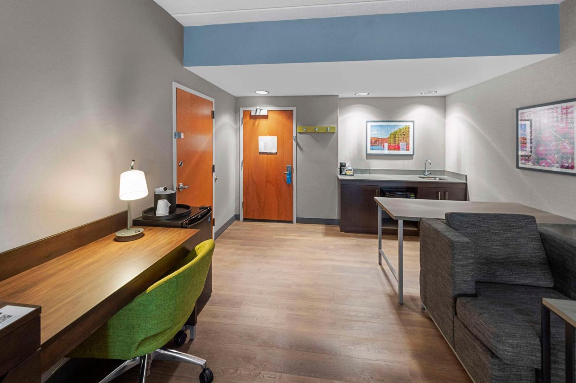 Hampton Inn Нанует Екстериор снимка