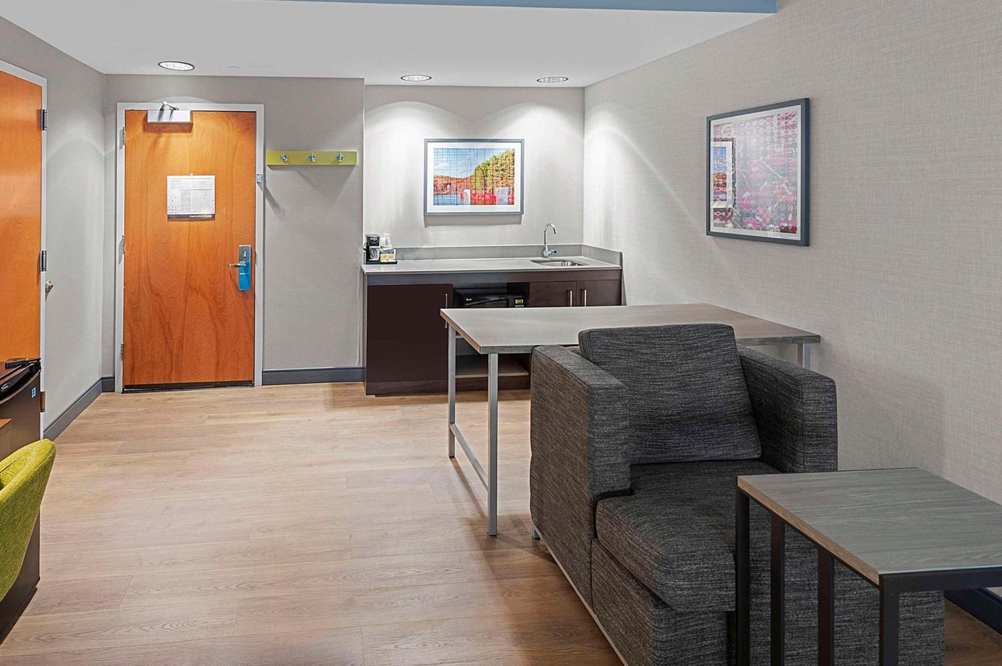 Hampton Inn Нанует Екстериор снимка