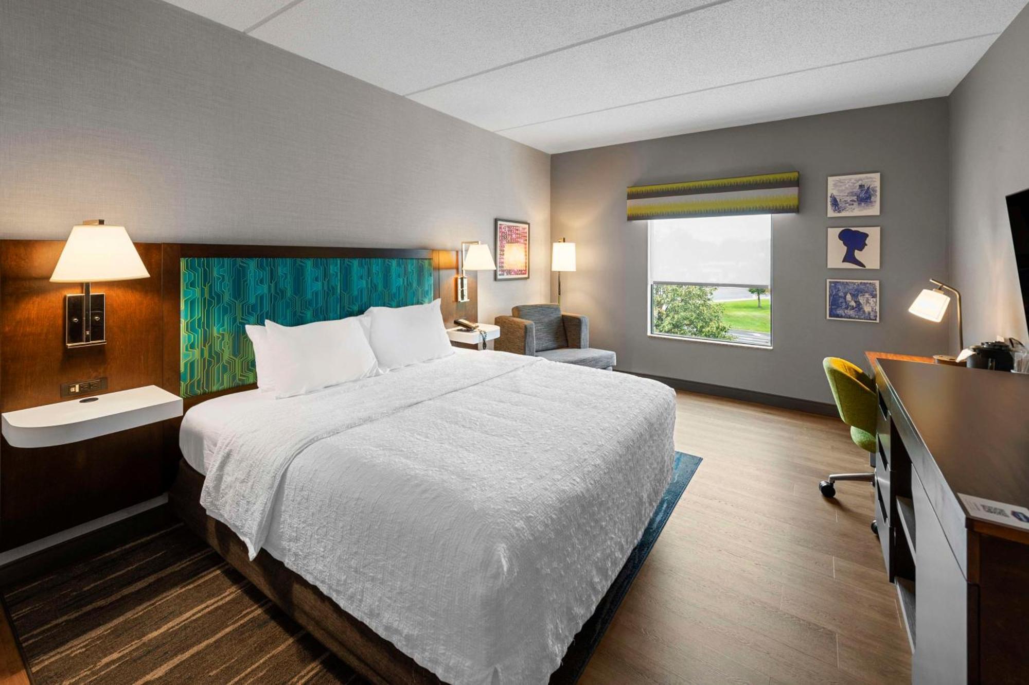 Hampton Inn Нанует Екстериор снимка