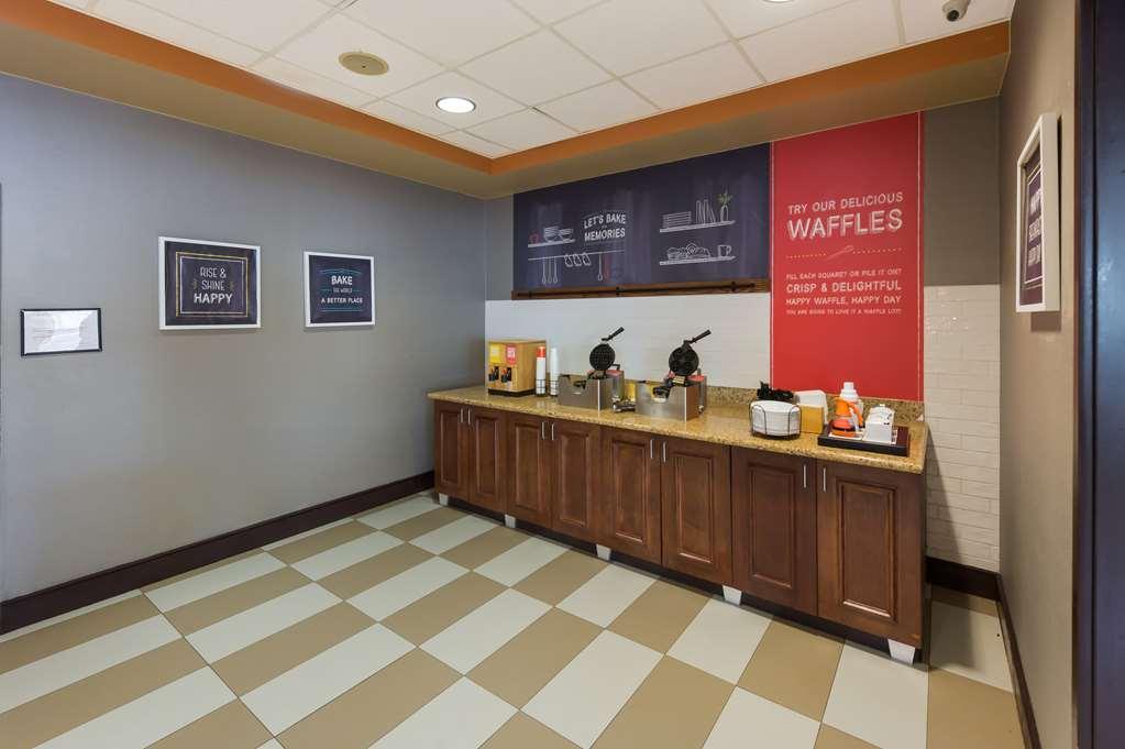 Hampton Inn Нанует Ресторант снимка